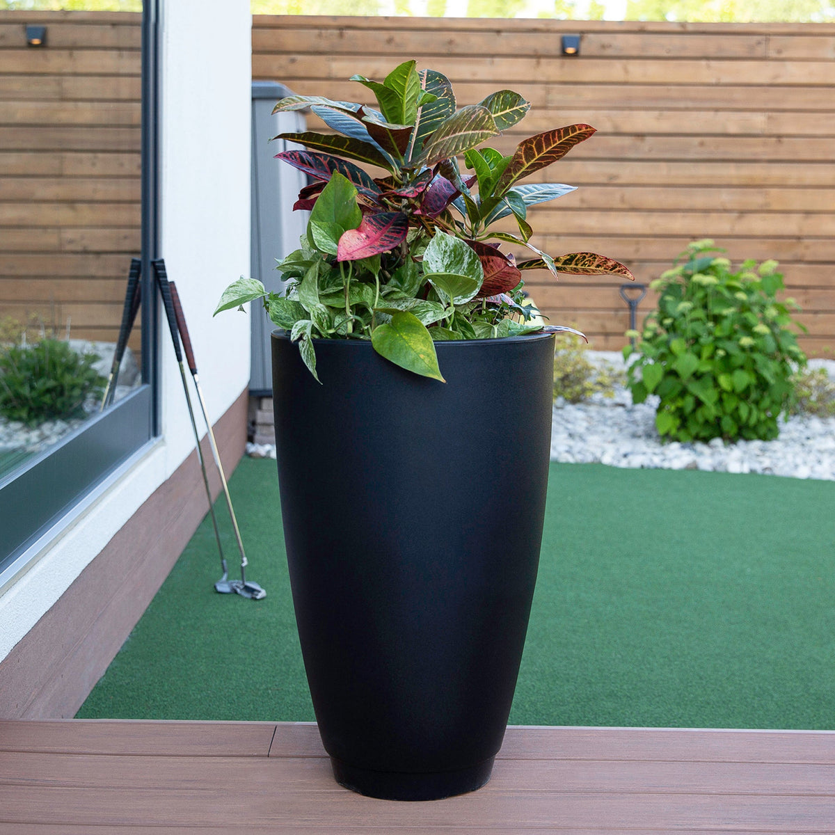 Capri Planter styled with plants