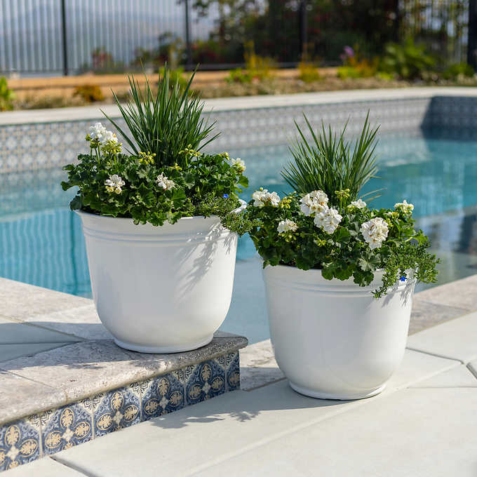 Theo Planter, white, hero shot